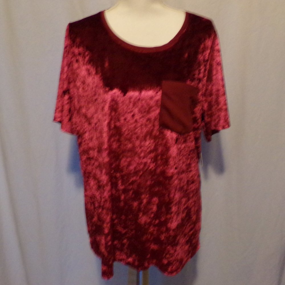 NEW! EVRI ~ WOMEN'S PLUS SIZE OX (14W) Velvet Tee